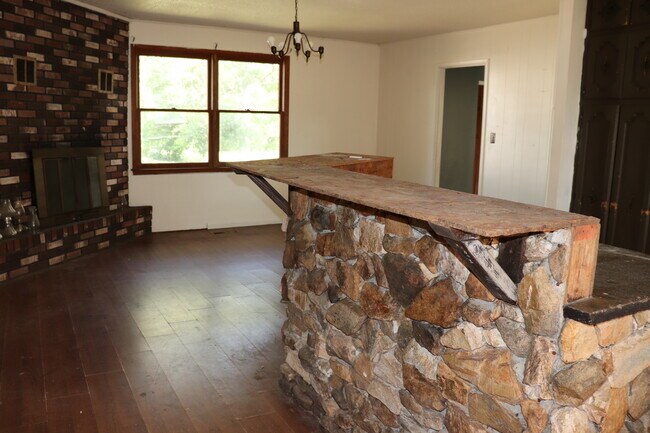 Building Photo - 64 Jewel Ln