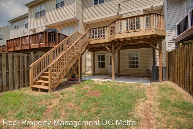 Building Photo - 3 br, 2.5 bath House - 2005 Trenton Place SE