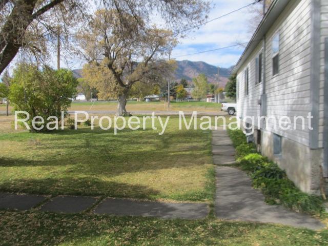 Building Photo - Charming country home located in Clarkston...