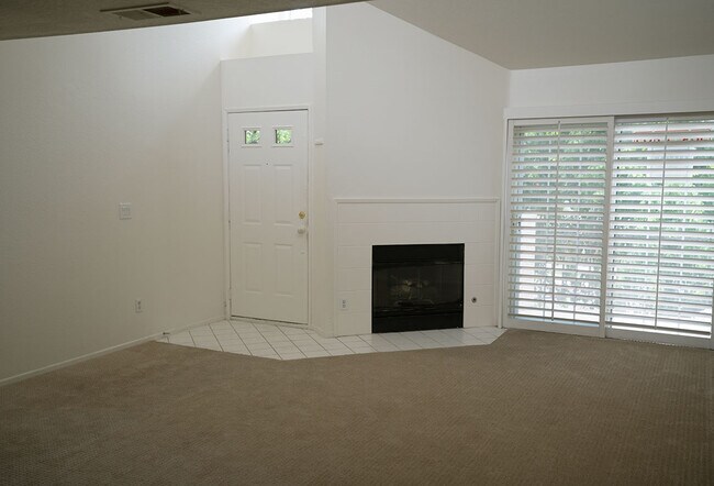 Building Photo - 24107 Del Monte Dr.