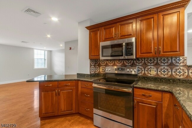 Building Photo - 5401 Rio Vista Dr