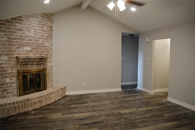 Building Photo - 22539 Braken Carter Ln