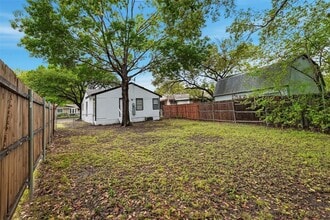 Building Photo - 1110 NE 17th St