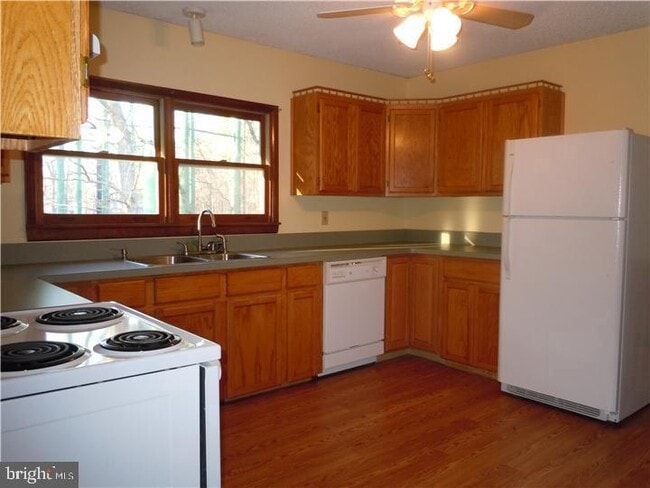 Foto del edificio - 742 Cherry Ave