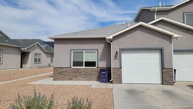Building Photo - 612 Mesa Canyon Lane