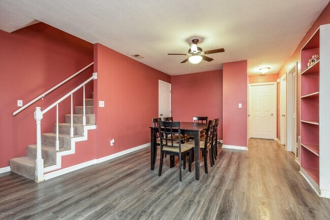 Foto del edificio - 340 Hillcrest Dr