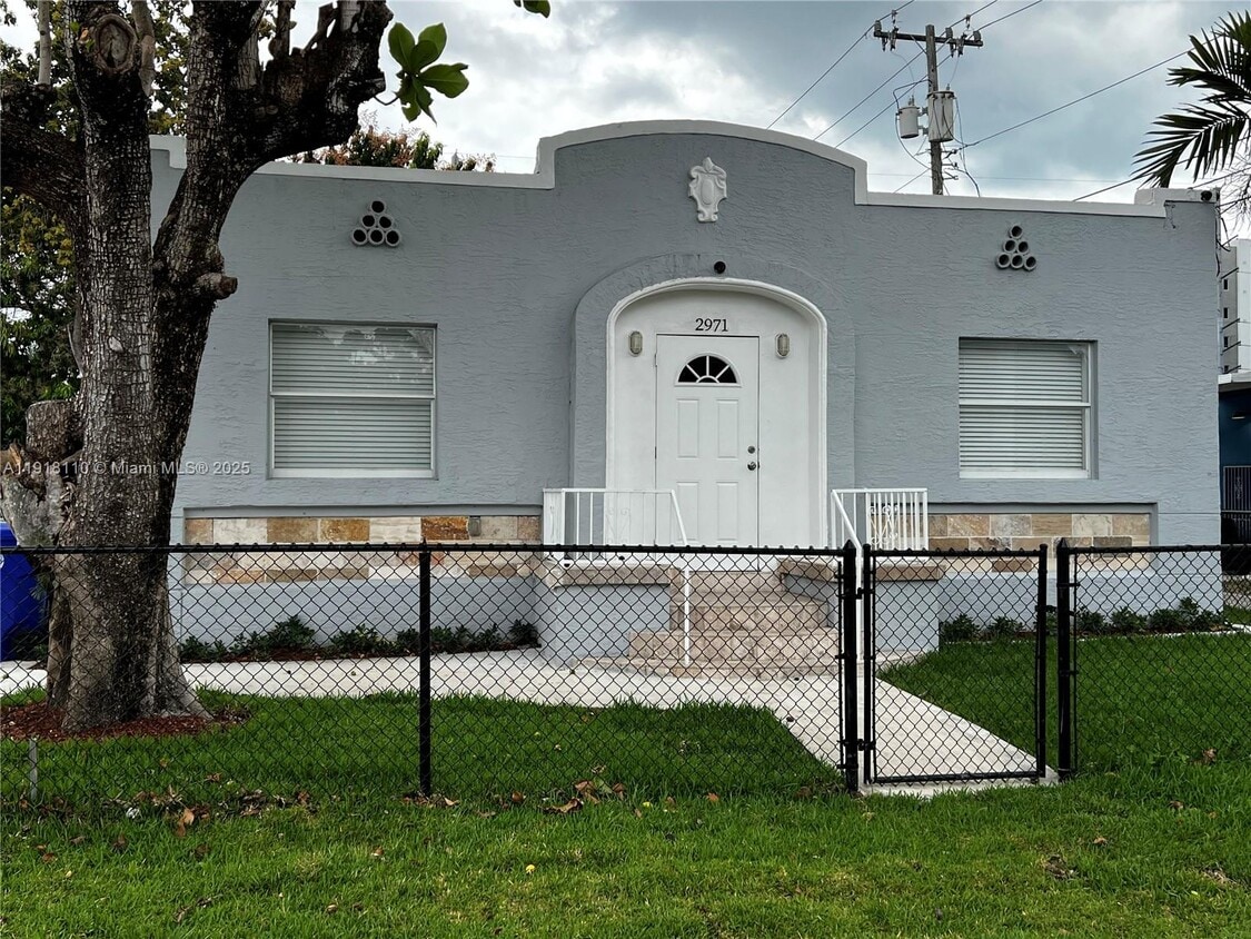 Primary Photo - 2971 SW 38th Ave