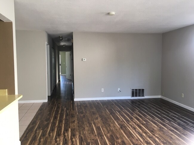 Building Photo - 5583 Lean Ave