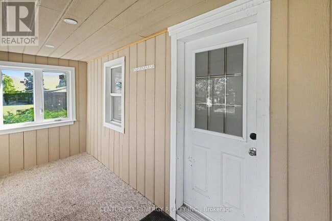Building Photo - 1221 Fairgreen Ave