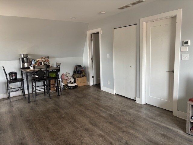 Foto del edificio - 5637 W 63rd St