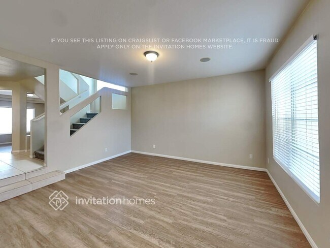 Foto del edificio - 494 Fiddlehead Ave