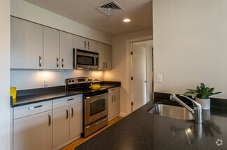Building Photo - 108 E Brookline St