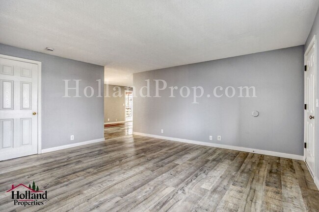 Foto del edificio - Charming Single-Level Hillsboro Home with Fenced Backyard!