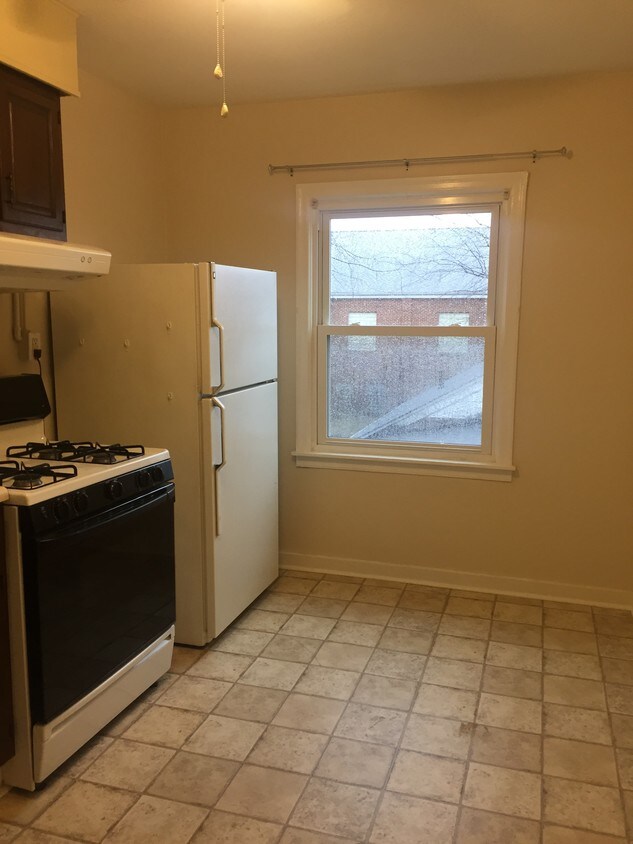 Foto principal - 3301 Burbank Ave