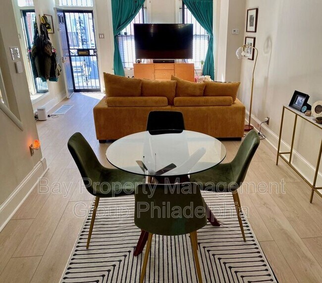 Foto del edificio - 2215 Greenwich St