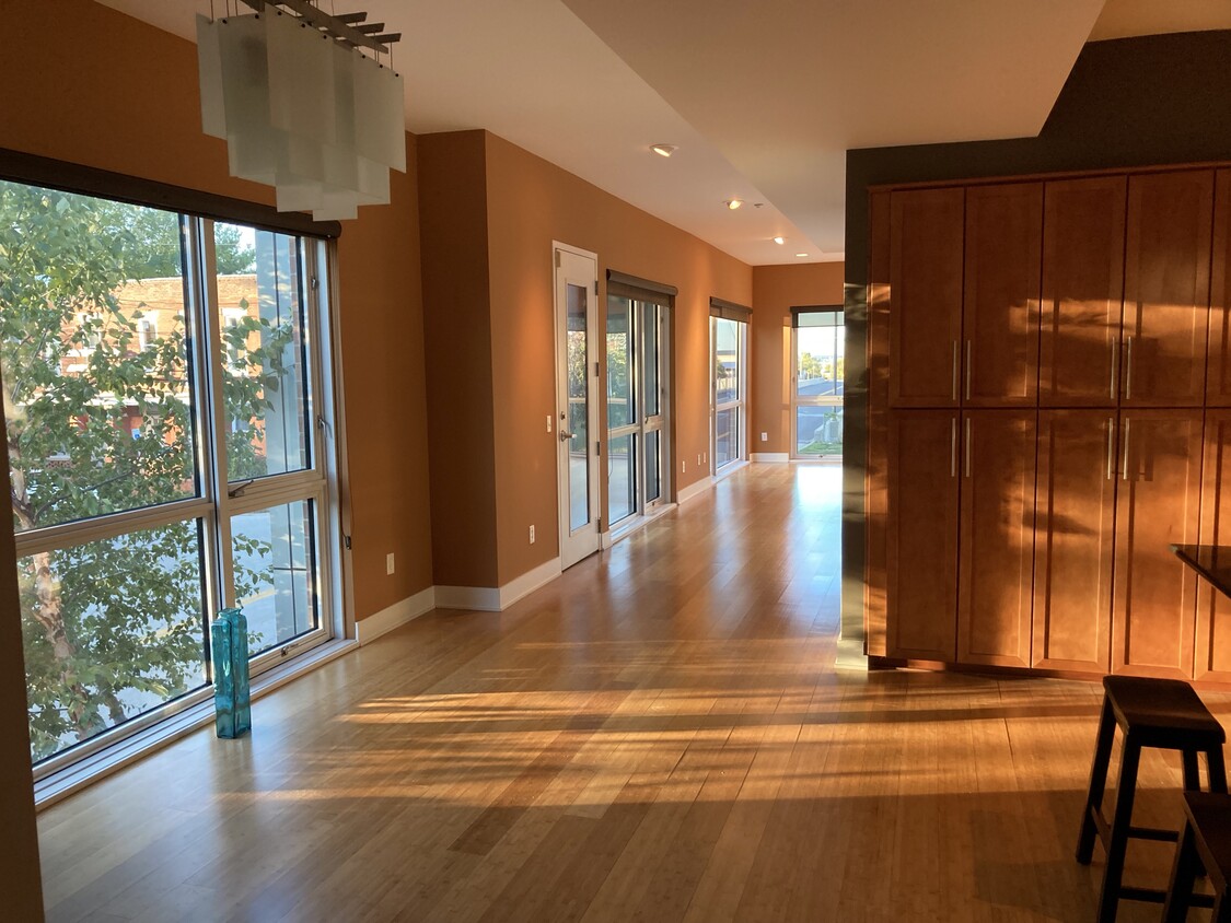 Foto principal - 729 W 16th St