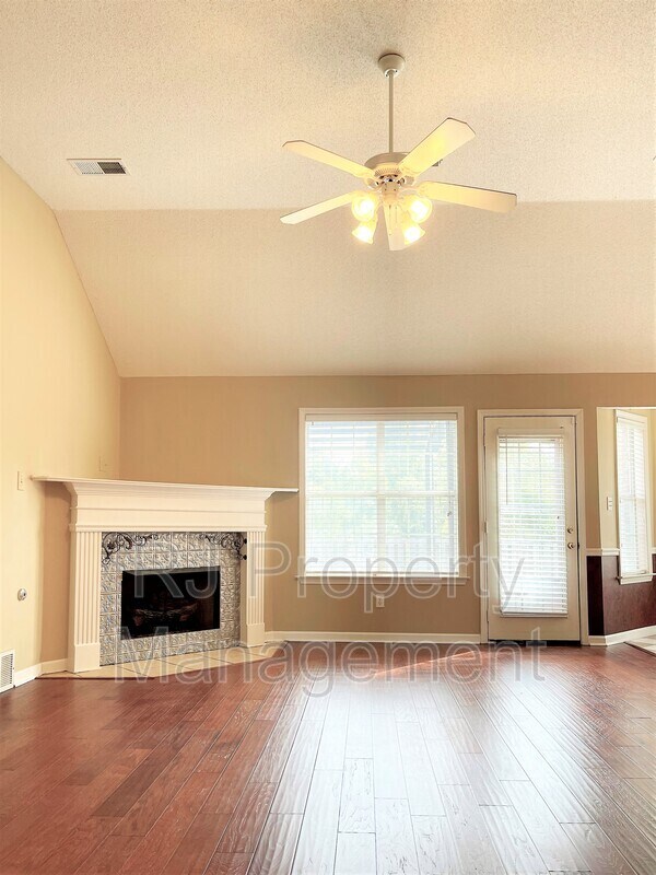 Building Photo - 1172 Whistler Dr