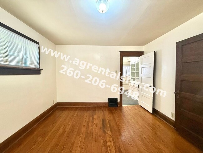 Foto del edificio - 919 Rivermet Ave