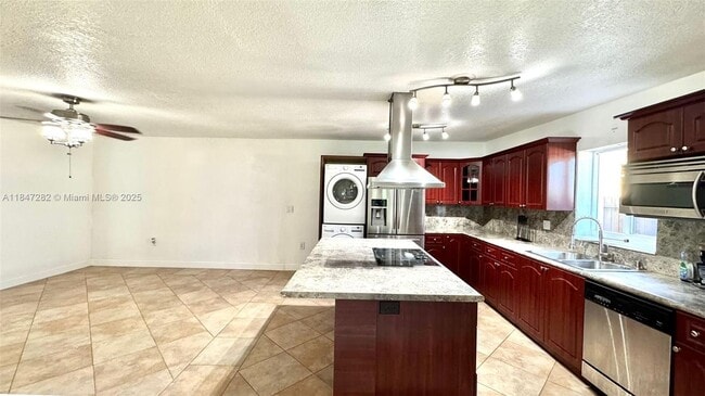 Building Photo - 9130 SW 27th St