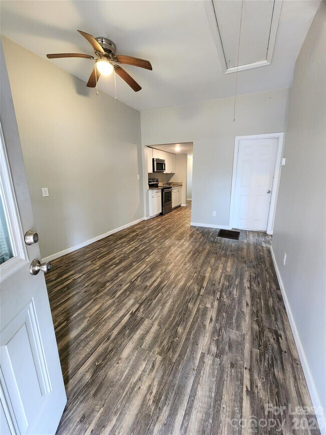 Foto del edificio - 1423 Oakshade Ave