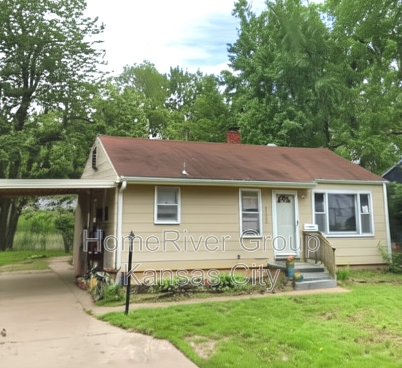 Primary Photo - 3113 S Claremont Ave