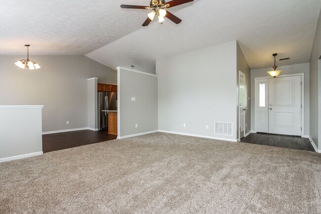 Foto del edificio - 7737 Blue Willow Dr