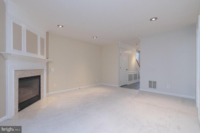 Foto del edificio - 6313 Burgundy Leaf Ln