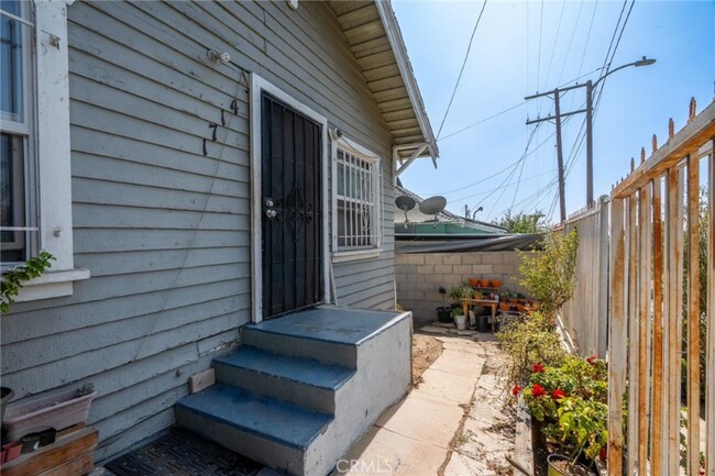Foto del edificio - 1714 Walton Ave