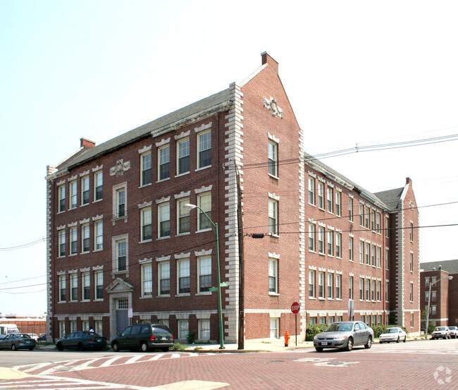 Building Photo - Lakewood Apartments