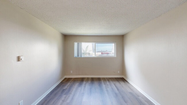 Interior Photo - Rosebeach