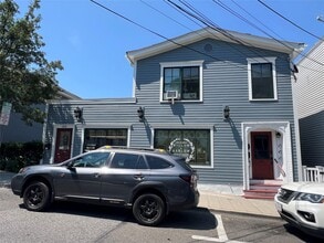 Building Photo - 206 E Main St