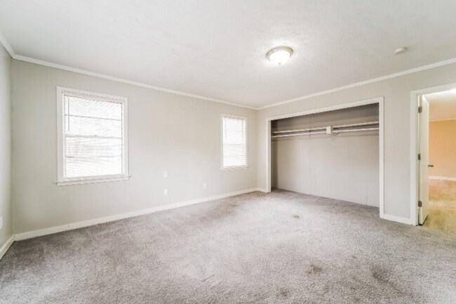 Foto del edificio - 2658 Brookwood Dr