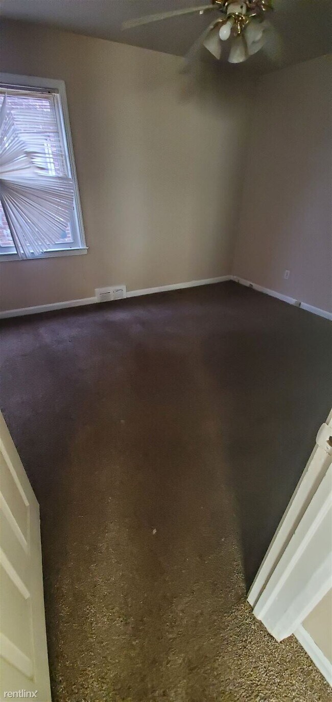 Building Photo - 3 br, 1 bath House - 18297 Faust Ave