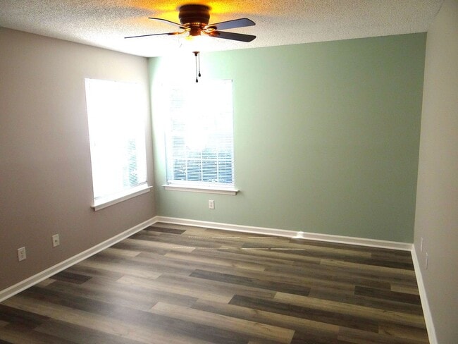 Foto del edificio - Long term ground floor rental- Rent Specia...