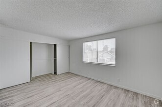 Building Photo - 7182 Acorn Ct