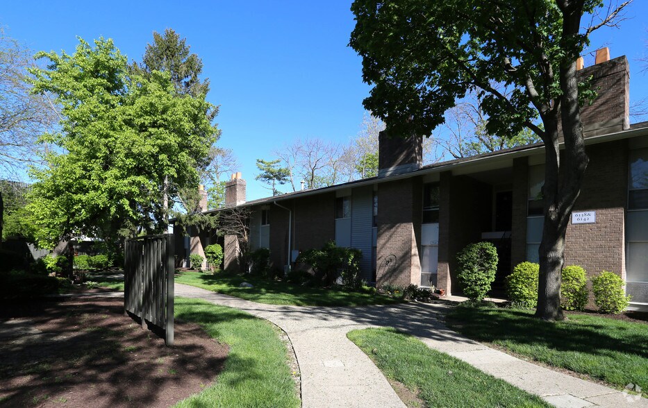 Villager Apartments Rentals Centerville, OH