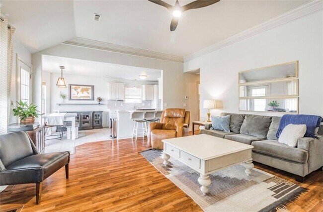 Foto del edificio - 3 bedroom 2 bath home in FAY, extra cared for, 2carG, fenced yard