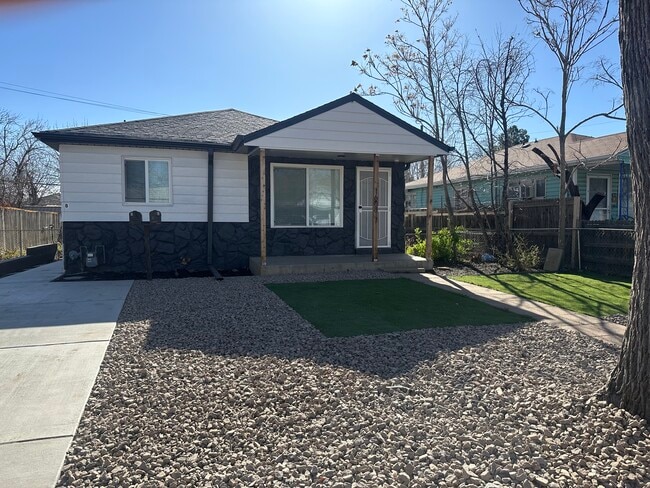 Photo - Kingston st House