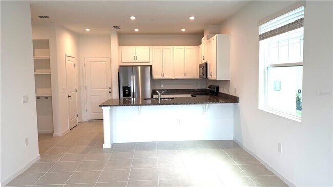 Building Photo - 2947 Camellia Flower St