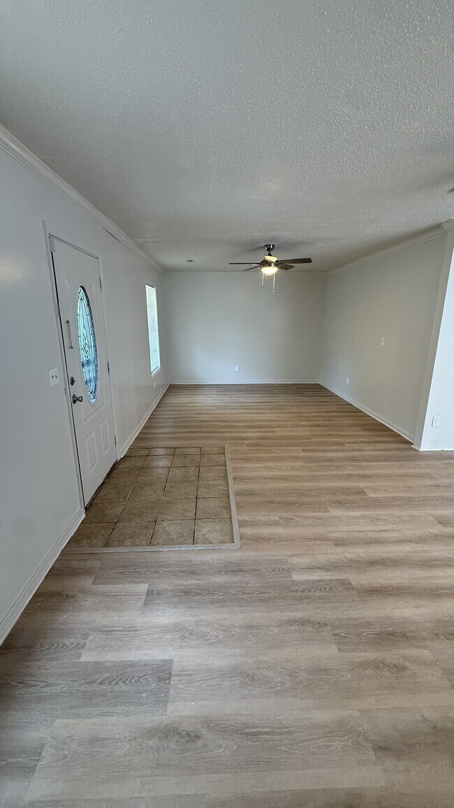 Foto del edificio - 509 E Spring St