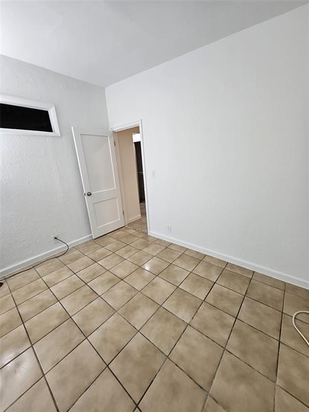 Foto del edificio - 1100 NE 12th Ave