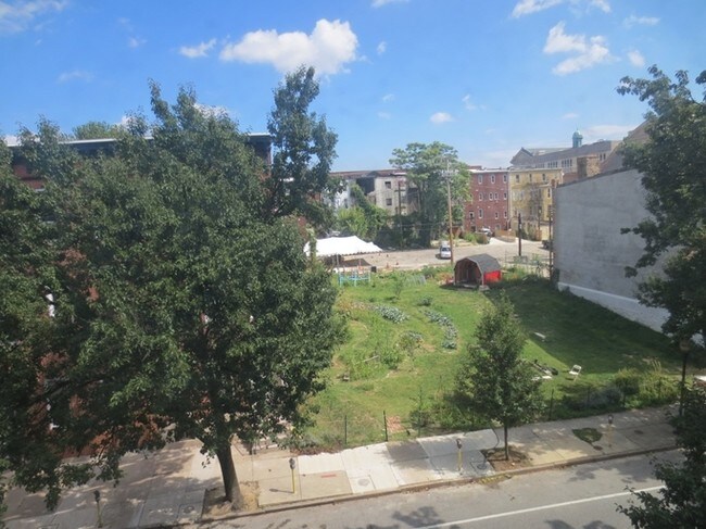  - 37 E 21st St