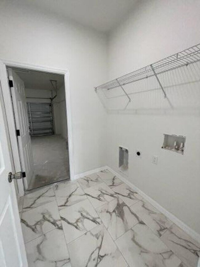 Building Photo - Brand New 4 bed/2 bath Single Family home- Lake Placid