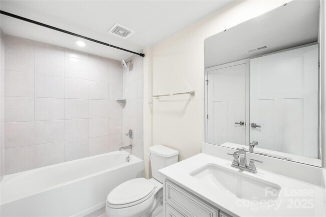 Foto del edificio - 9769 Oaklawn Blvd NW