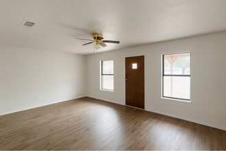 Building Photo - 115 E Cone St Building Photo - 115 E Cone St