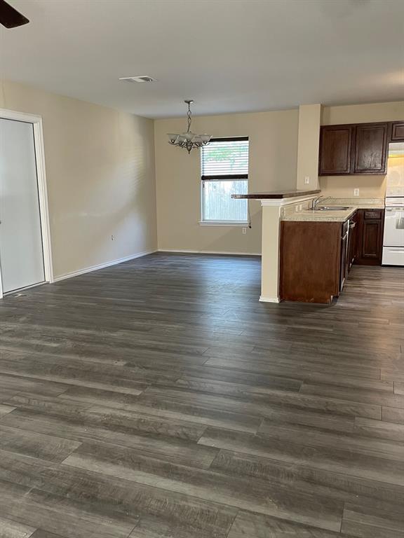 Foto del edificio - 8710 Dittmar Oaks Dr