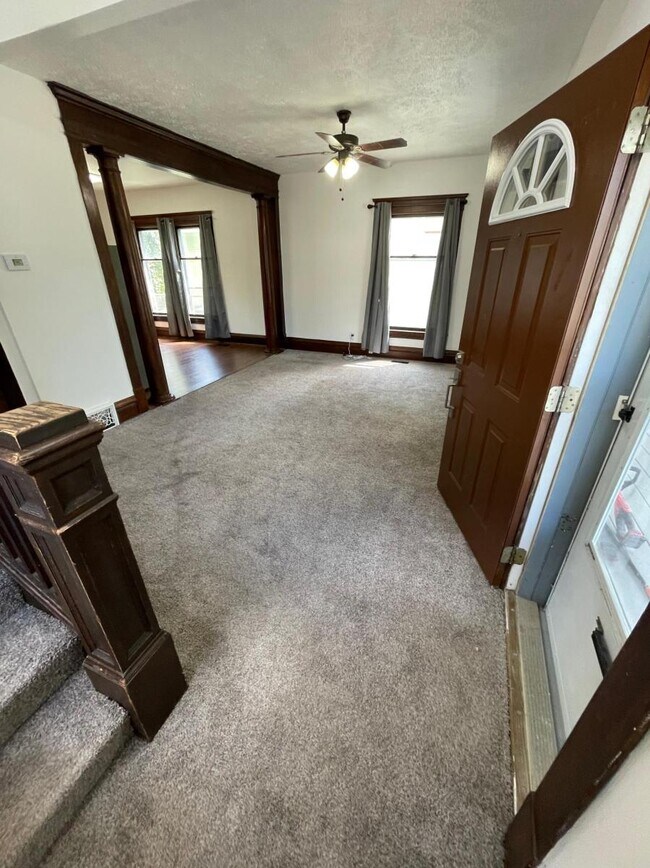 Foto del edificio - 608 W Lapeer St