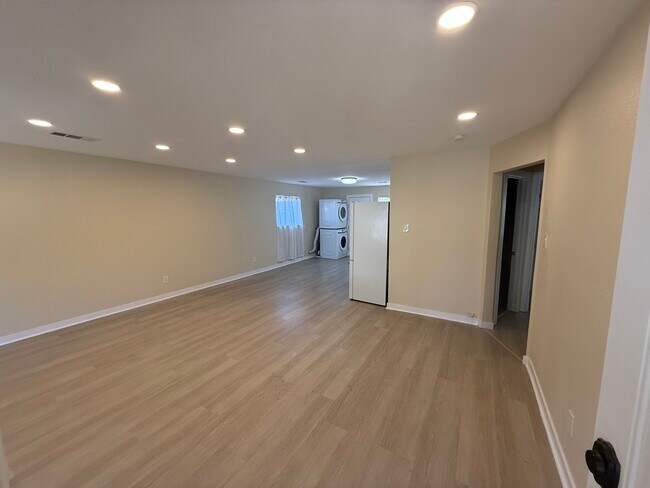 Foto del edificio - 213 W Ruby St