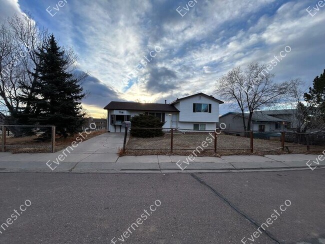 Foto del edificio - 2035 Flintwood Dr