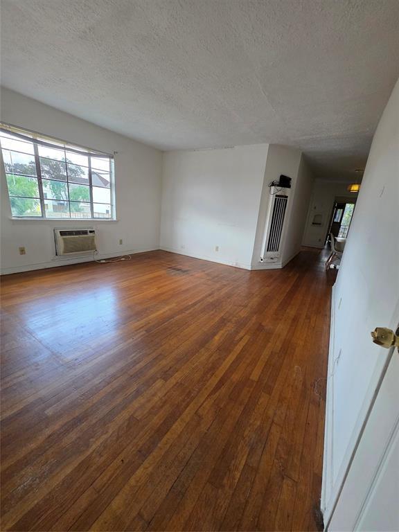Building Photo - 3817 S Shepherd Dr
